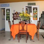 Casa Del Campo Santo