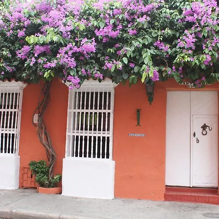 Casa Del Campo Santo